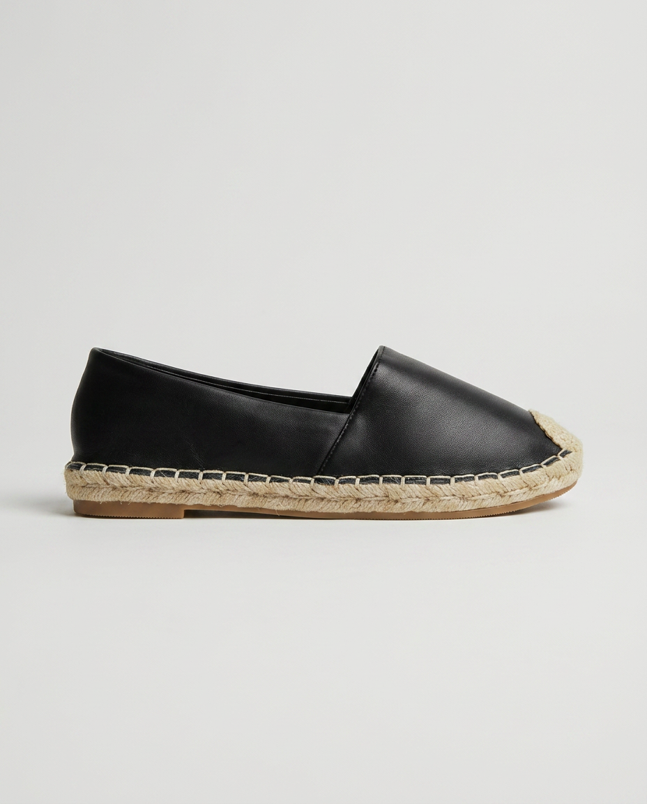 Flat shoe