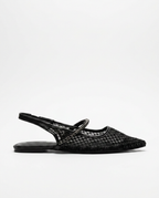 Flat shoe