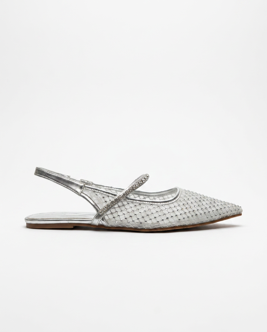 Flat shoe