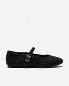 Flat shoe