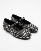 Flat shoe
