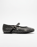 Flat shoe