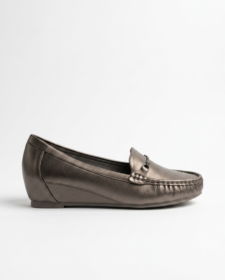 Flat shoe