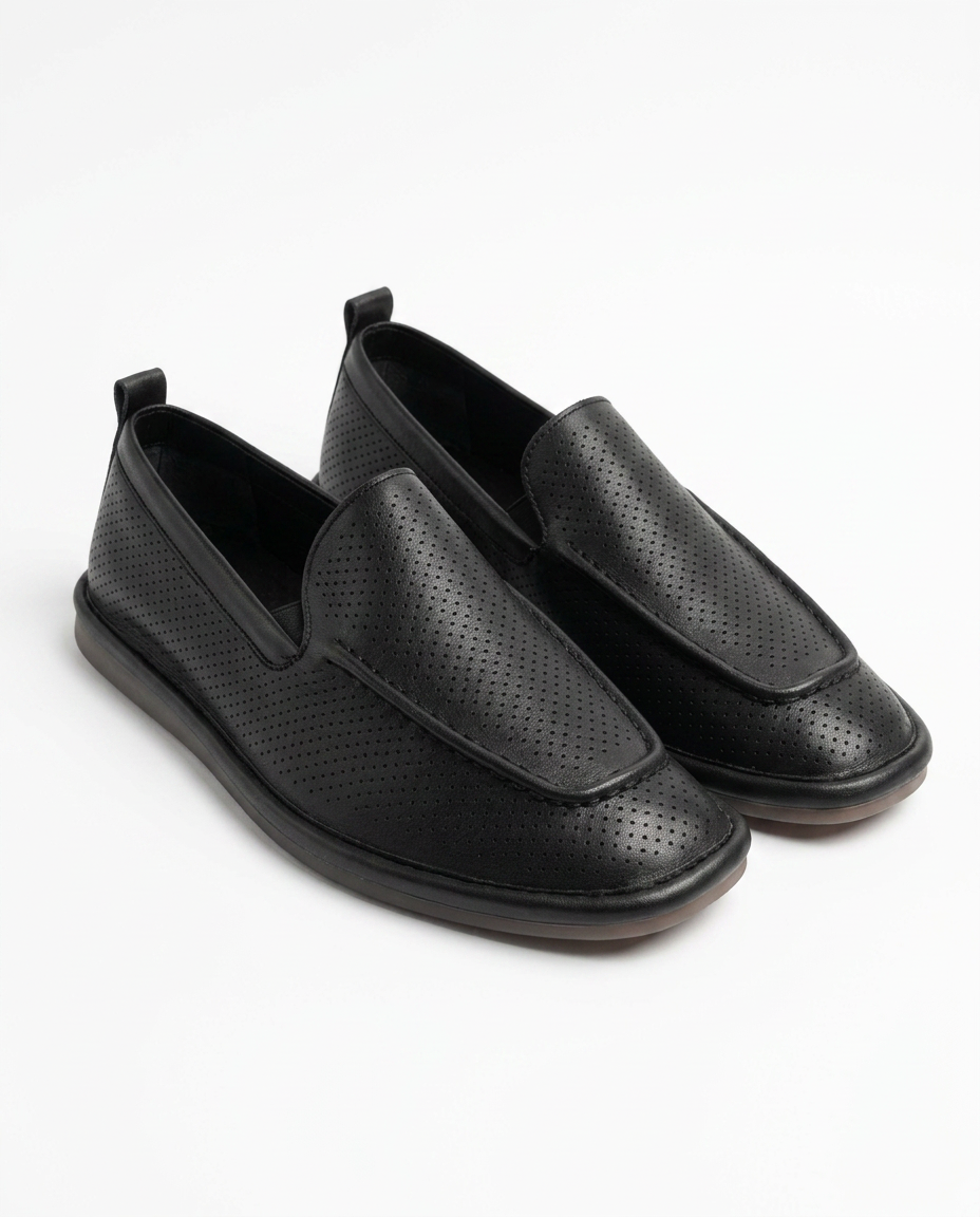 Flat shoe