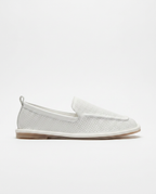 Flat shoe