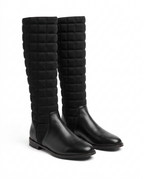 Flat high boot